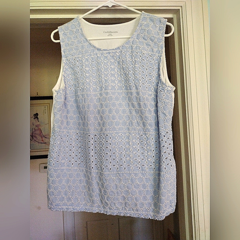 Ladies XXL sleeveless shirt